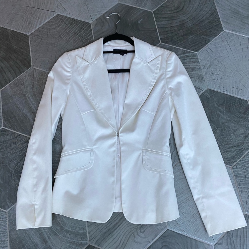 💙 Bebe Blazer size 2. ❤️
